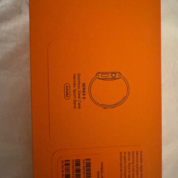 Hermes Apple Watch 5 series 44mm (watch band is not Hermes) - Picture 10 of 12
